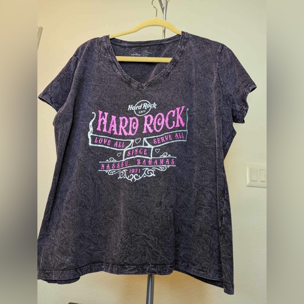Hard Rock Nassau Bahamas Black & Pink Women’s TShirt… Gem